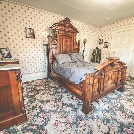 Bed and Breakfast Lizzie Borden House Фолл-Ривер Экстерьер фото