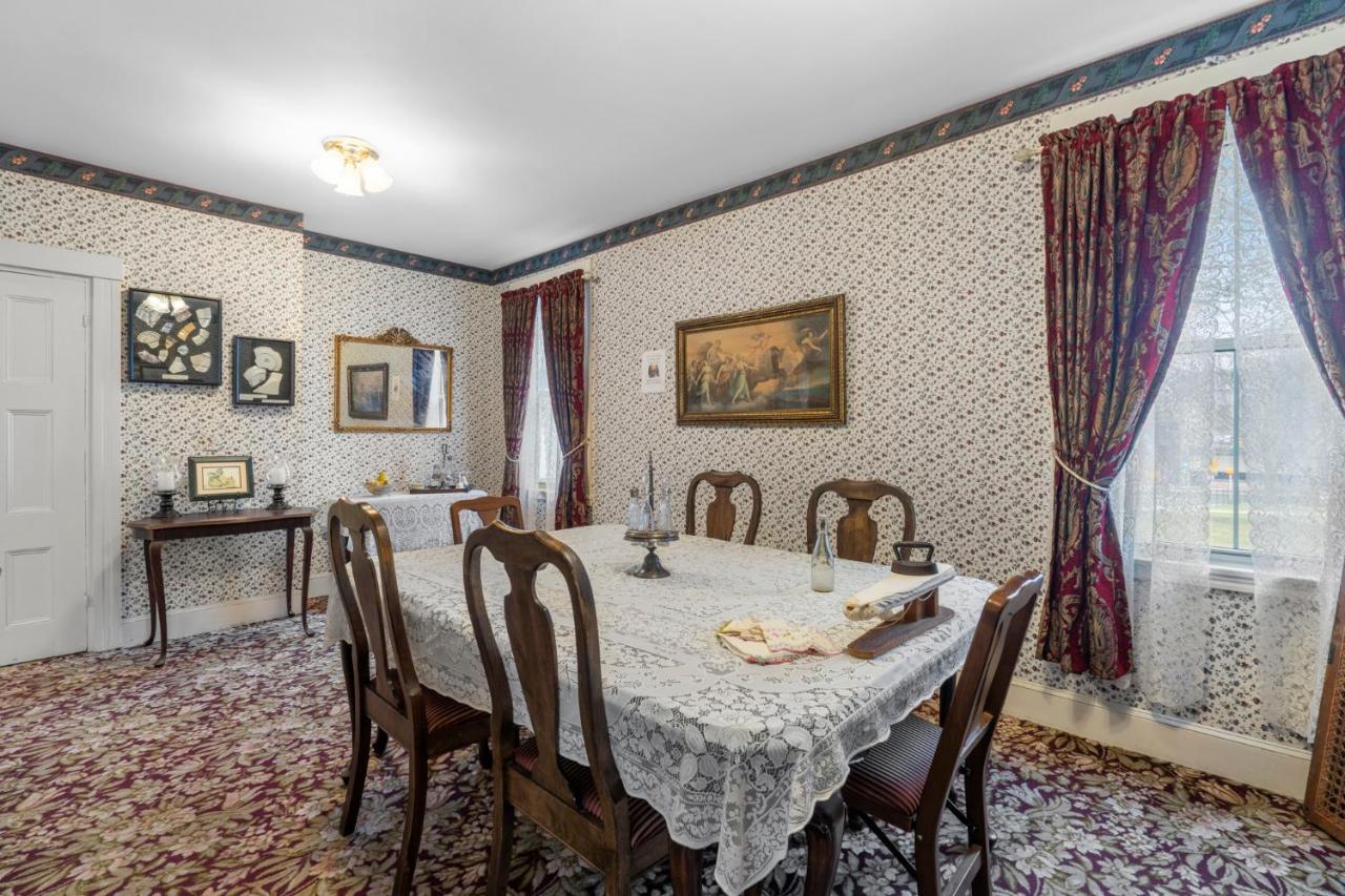Bed and Breakfast Lizzie Borden House Фолл-Ривер Экстерьер фото