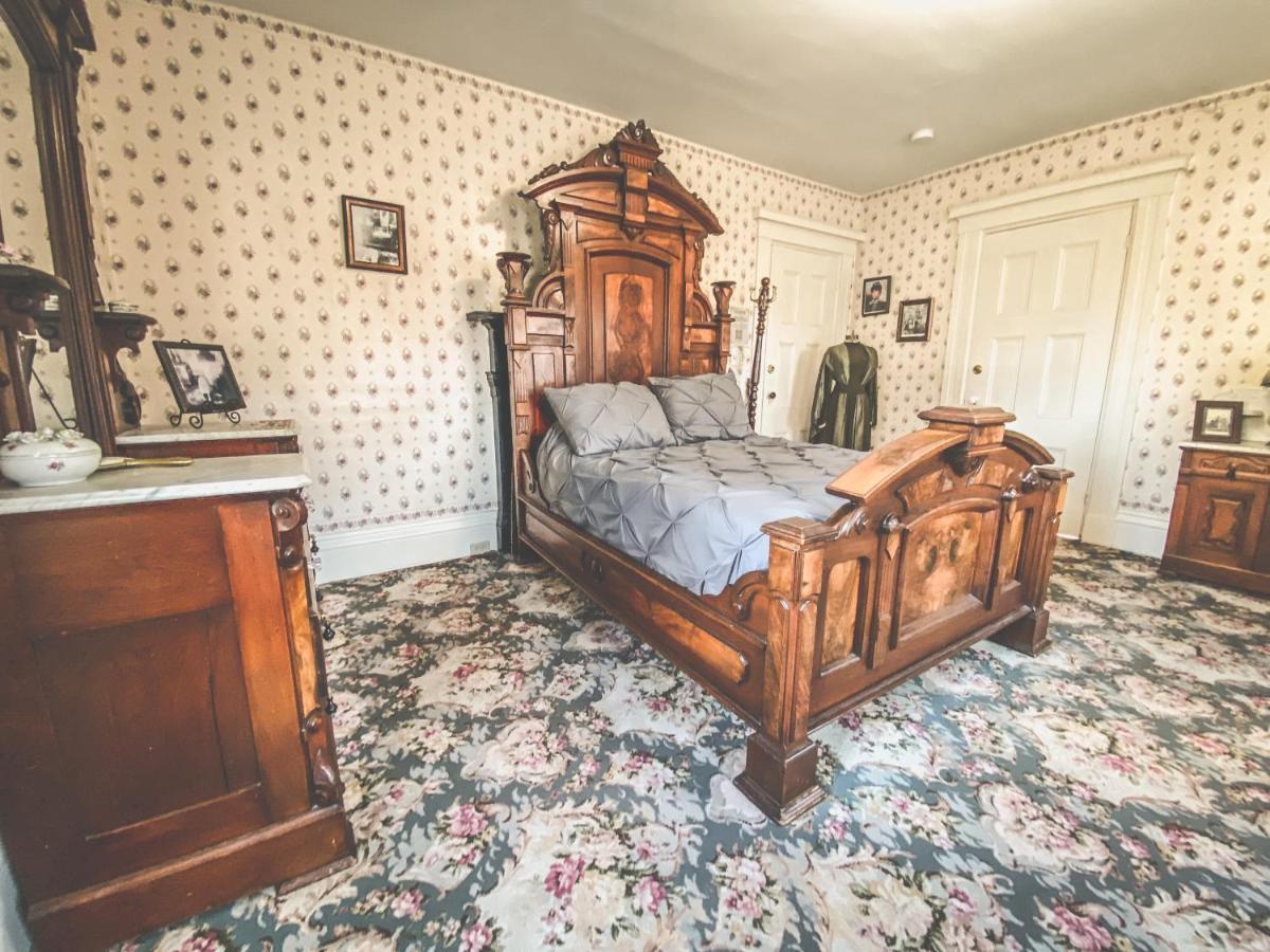 Bed and Breakfast Lizzie Borden House Фолл-Ривер Экстерьер фото